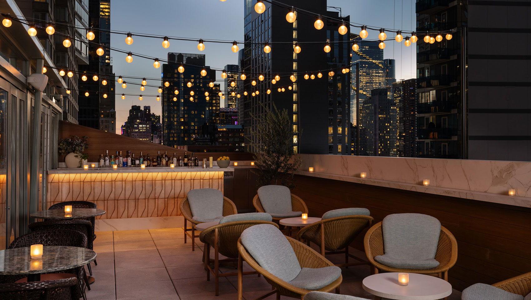 Bar Sprezzatura outdoor seating